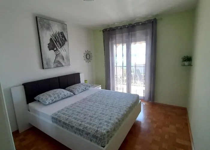 Marta Апартаменты Подстрана