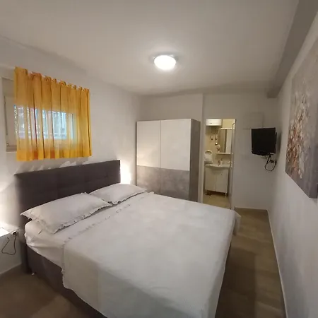 Marta Apartment *