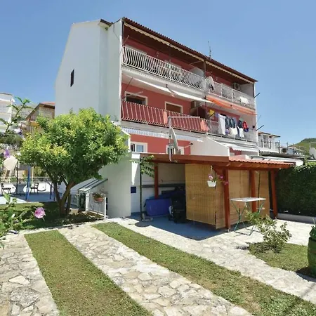 Marta Apartment *